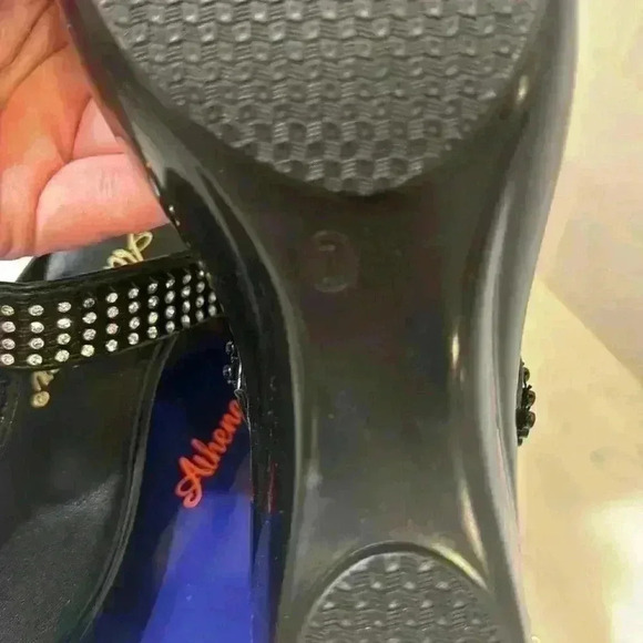 Athena Alexander Black Thong New Sandals with Rhinestones with BOX Size 7 - Picture 9 of 12